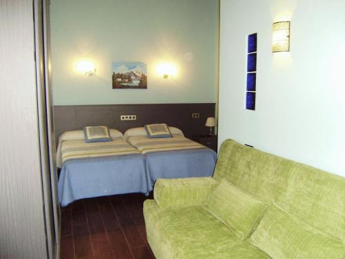Hotel Rural Las Palmeras Мускес Экстерьер фото